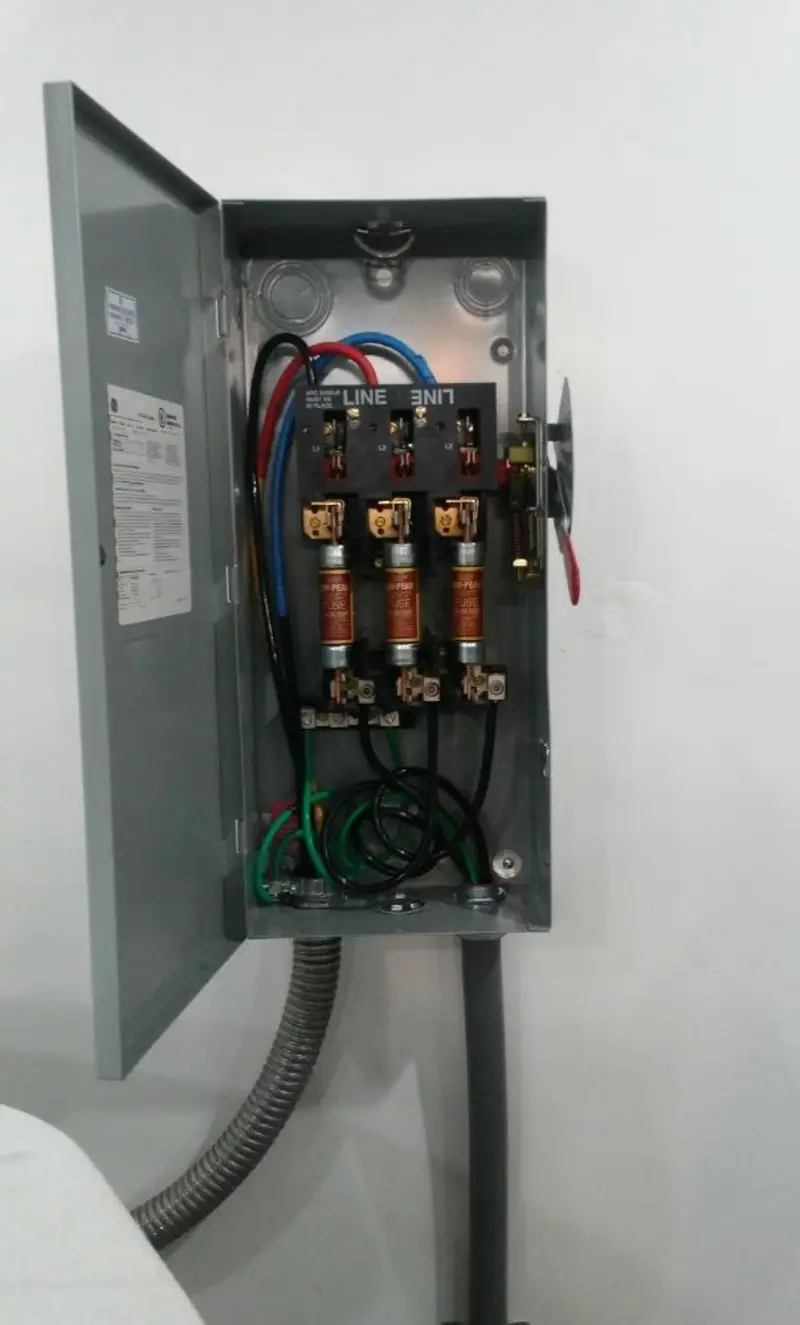 Three-phase disconnect switch installed for Smoke Detector Installation in Bayside
